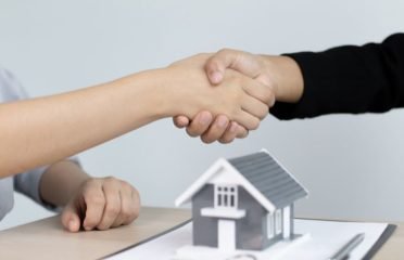 Deal property in Dwarka Expressway